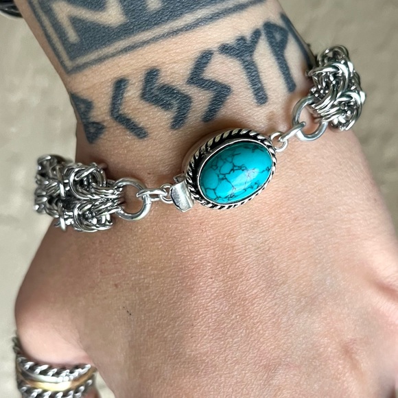 Maille stainless steel turquoise bracelet . Handmade chain & turquoise gem clasp - Picture 9 of 16